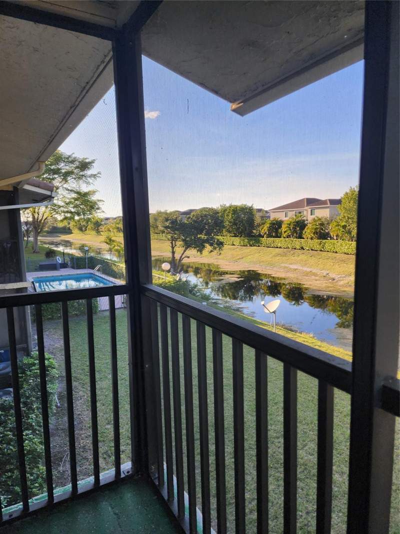 2 bedroom Condominium at 8705 NW 38th Drive #7b, 8705 Hampshire Dr Condo, Coral Springs — photo 2