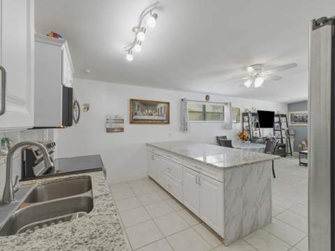 754 Hibiscus Drive, Royal Palm Beach FL - photo 6 of 36