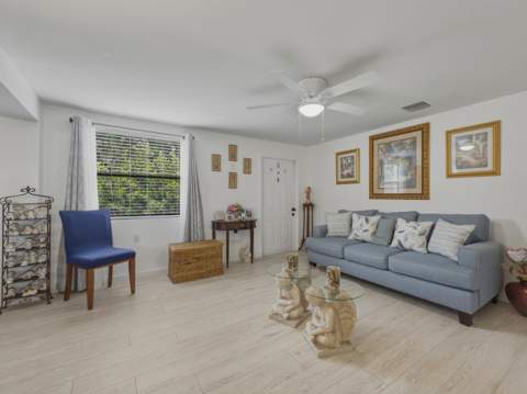 754 Hibiscus Drive, Royal Palm Beach FL - photo 11 of 36