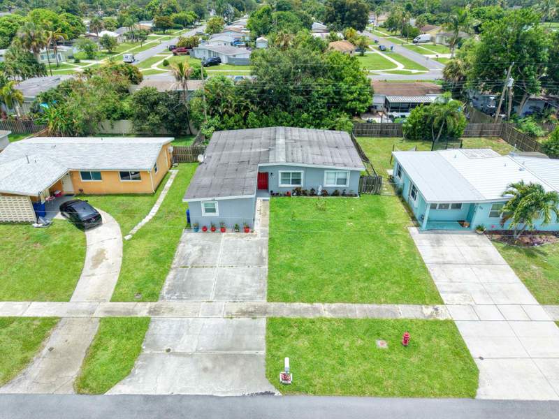 3 bedroom Single Family Residence at 754 Hibiscus Drive, Palm Beach Colony Secs 1 And 2, Royal Palm Beach — photo 4