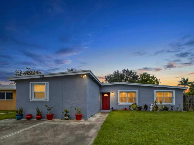 3 bedroom Single Family Residence at 754 Hibiscus Drive, Palm Beach Colony Secs 1 And 2, Royal Palm Beach — photo 1