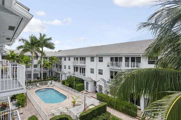 3 bedroom Villa at 2725 NE 8th Avenue #118, Palm Island Villas, Wilton Manors — photo 1