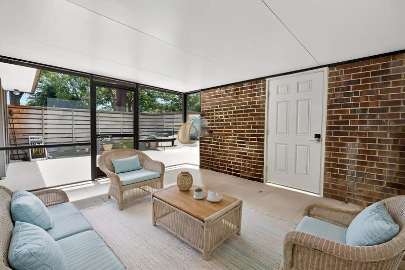 2 bedroom Townhouse at 527 5th Terrace, Glenwood Twnhs, Palm Beach Gardens — photo 3