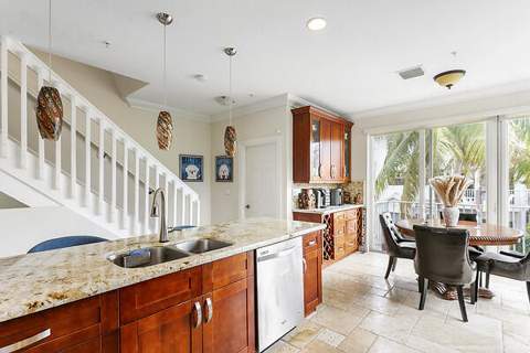 2725 NE 8th Avenue #118, Wilton Manors FL - photo 7 of 30