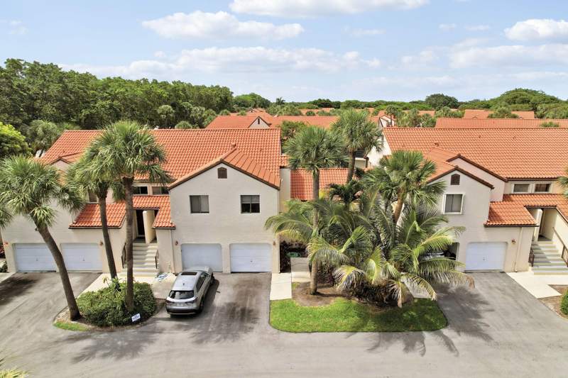 2 bedroom Condominium at 11 Vía De Casas Sur, South Lake Condo, Boynton Beach — photo 2