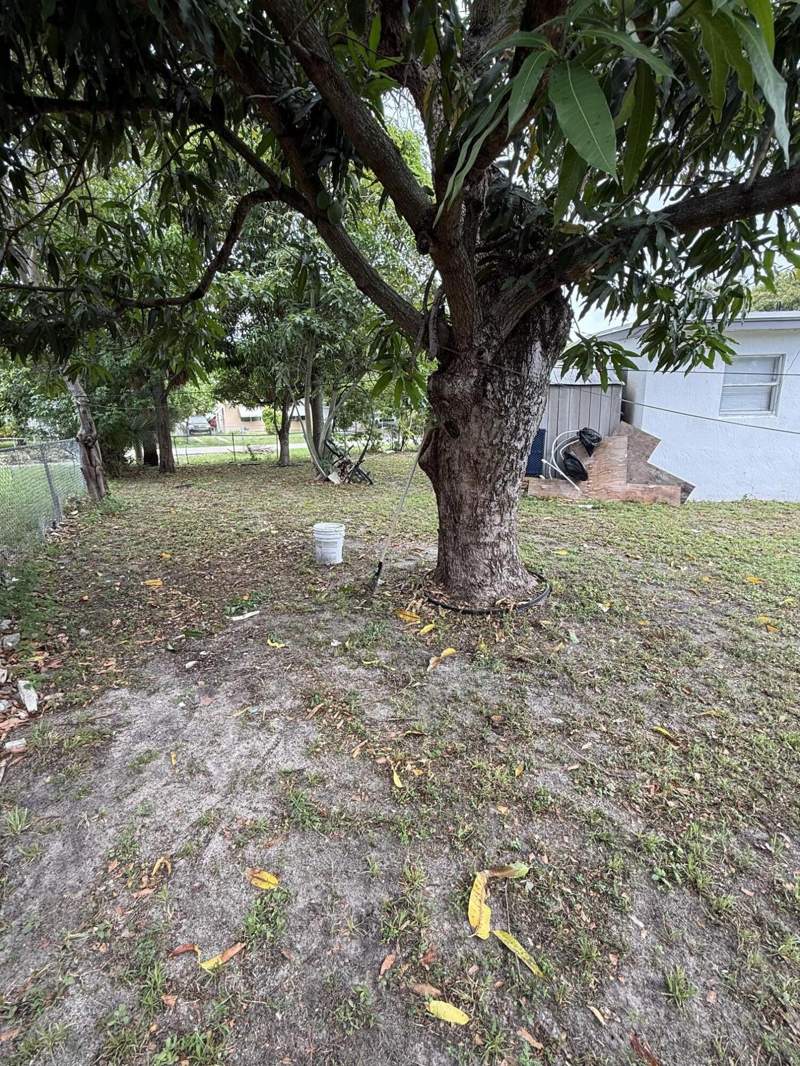 4 bedroom Single Family Residence at 440 Tulip Tree Drive, San Castle 3rd And 4th Adds, Lake Worth — photo 3