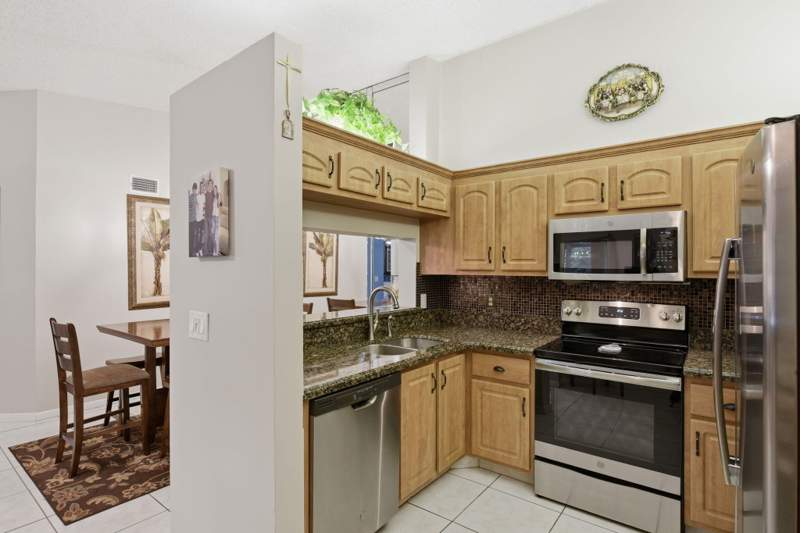 2 bedroom Condominium at 13811 Oneida Drive #F2, Pine Ridge At Delray Beach Condo, Delray Beach — photo 2