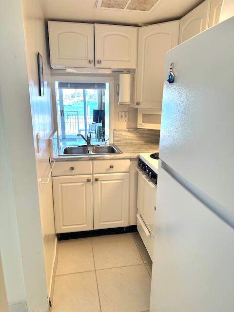 2508 Bay Drive #110, Pompano Beach FL - photo 10 of 19