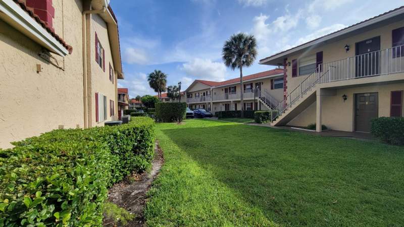 2 bedroom Condominium at 3766 N University Drive #M-8, Holiday Village Of Coral Springs, Coral Springs — photo 3