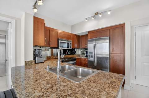 450 N Federal Highway #1406, Boynton Beach FL - photo 7 of 70