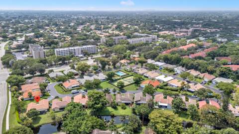 1273 Spring Circle Drive, Coral Springs FL - photo 6 of 35