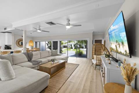 2112 Manatee Drive, Fort Lauderdale FL - photo 7 of 63