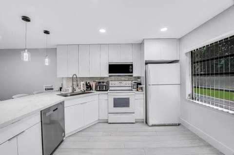21362 Juego Circle #D, Boca Raton FL - photo 14 of 34
