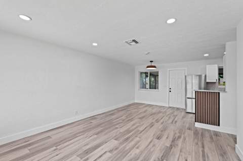 2029 Ardmore Road, West Palm Beach FL - photo 8 of 25