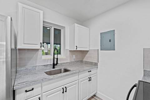2029 Ardmore Road, West Palm Beach FL - photo 12 of 25