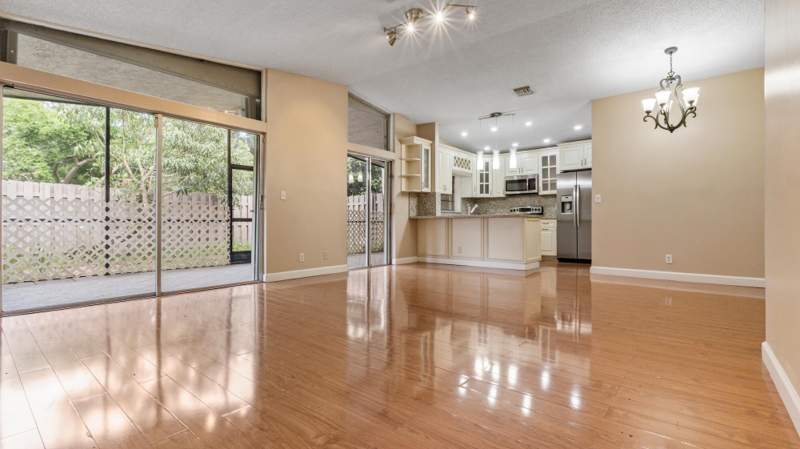 3 bedroom Villa at 570 Woodgate Circle #A, Woodgate Condominium 31, Sunrise — photo 5