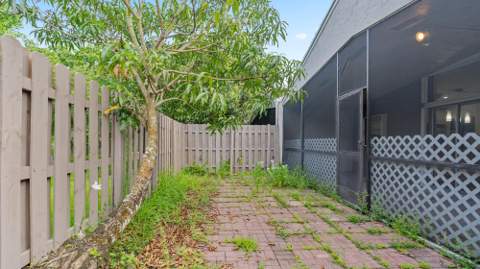 570 Woodgate Circle #A, Sunrise FL - photo 16 of 41