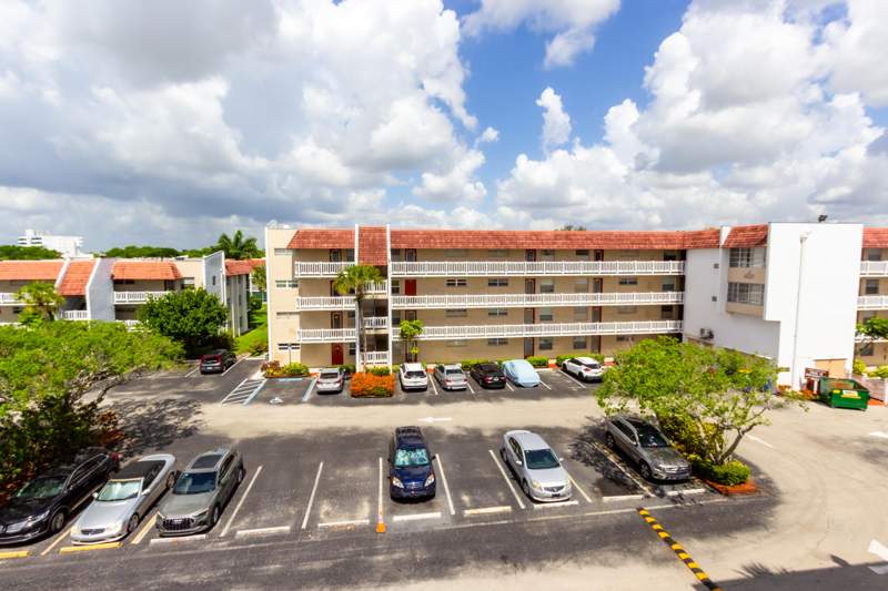 1 bedroom Condominium at 3531 Inverrary Drive #H406, Las Vistas H In Inverrary Condo, Lauderhill — photo 2