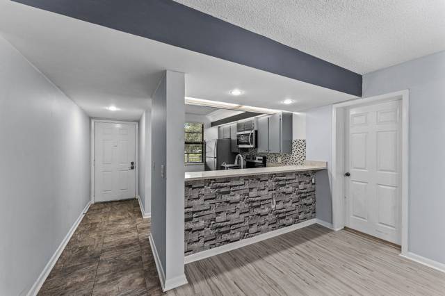 6097 Balboa Circle #202