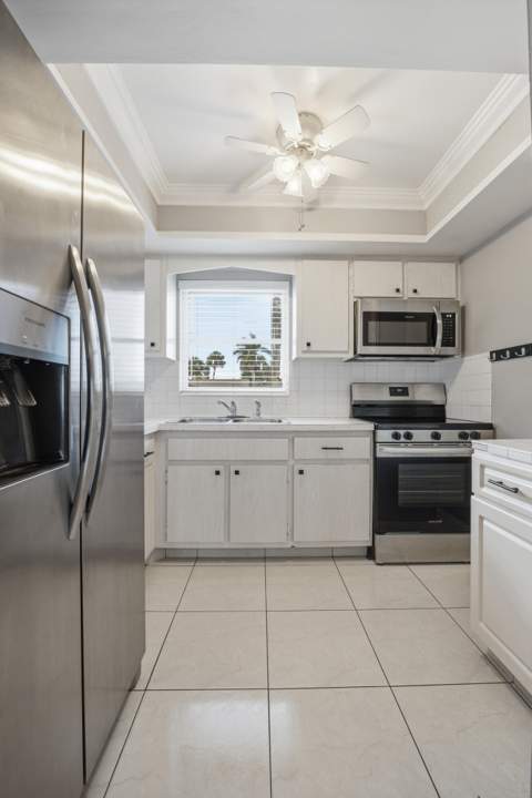 2789 Ashley Drive #C, West Palm Beach FL - photo 17 of 39