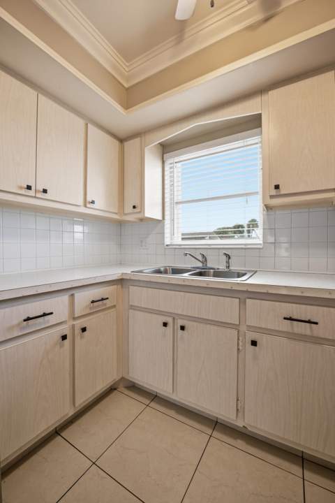 2789 Ashley Drive #C, West Palm Beach FL - photo 21 of 39