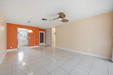 2789 Ashley Drive #C, West Palm Beach FL - photo 10 of 39