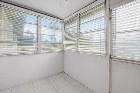 2789 Ashley Drive #C, West Palm Beach FL - photo 15 of 39
