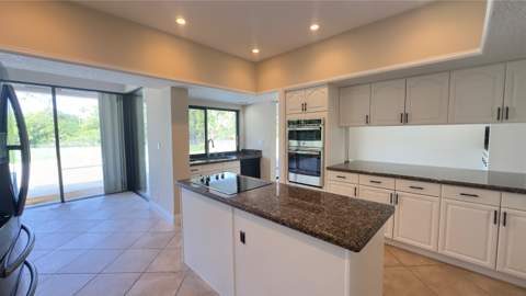 11330 Timberlodge Terrace, Boca Raton FL - photo 11 of 32
