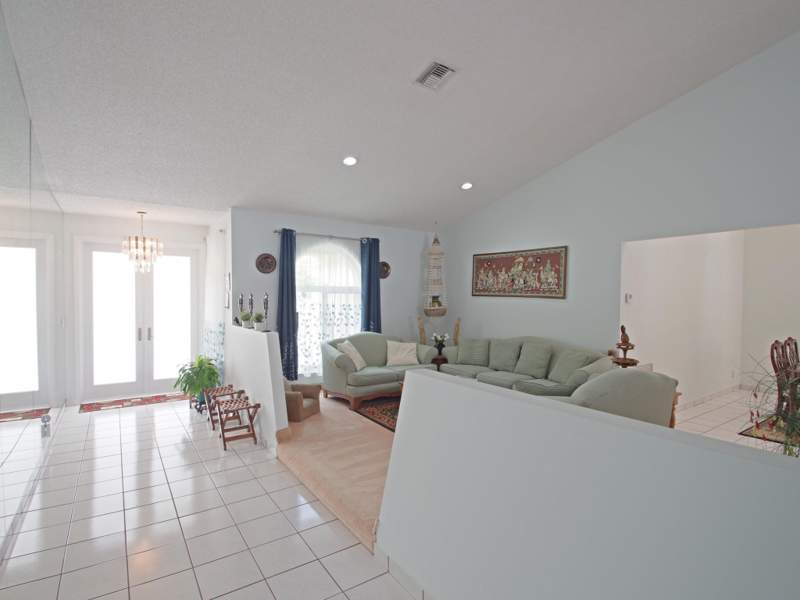 4 bedroom Single Family Residence at 6300 NW 60th Way, Countrys Point, Parkland — photo 5