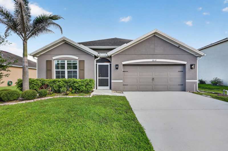 4 bedroom Single Family Residence at 8649 Cobblestone Drive, Creekside Plat No 1, Fort Pierce — photo 1