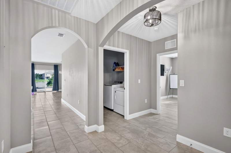 4 bedroom Single Family Residence at 8649 Cobblestone Drive, Creekside Plat No 1, Fort Pierce — photo 4