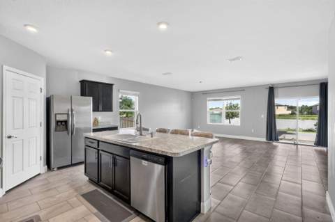 8649 Cobblestone Drive, Fort Pierce FL - photo 6 of 44