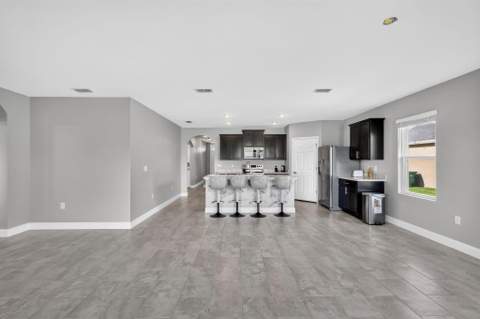8649 Cobblestone Drive, Fort Pierce FL - photo 8 of 44