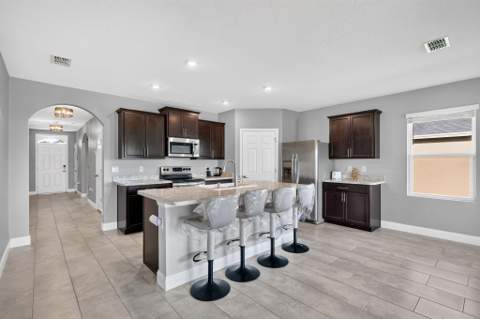 8649 Cobblestone Drive, Fort Pierce FL - photo 11 of 44