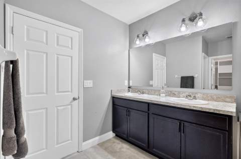 8649 Cobblestone Drive, Fort Pierce FL - photo 20 of 44