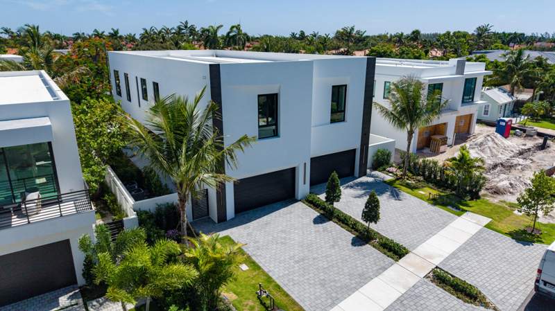 3 bedroom Townhouse at 723 Lake Avenue, La Hacienda Delray, Delray Beach — photo 2