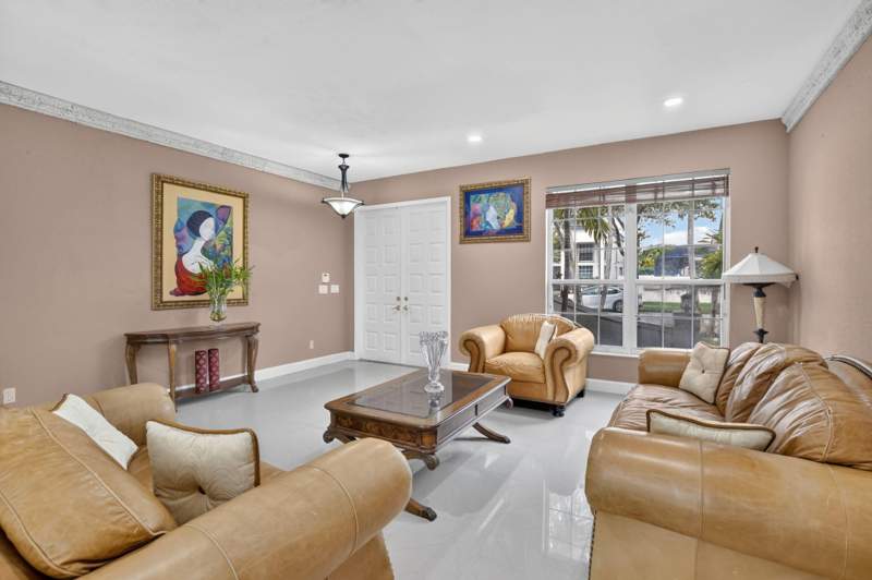 5 bedroom Single Family Residence at 3535 SW 177th Avenue, Silver Lakes Phase III Replat, Miramar — photo 5