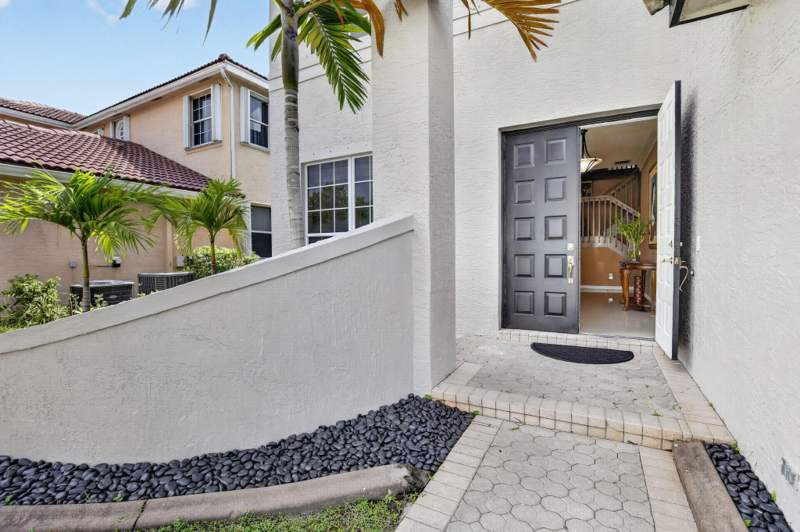 5 bedroom Single Family Residence at 3535 SW 177th Avenue, Silver Lakes Phase III Replat, Miramar — photo 3