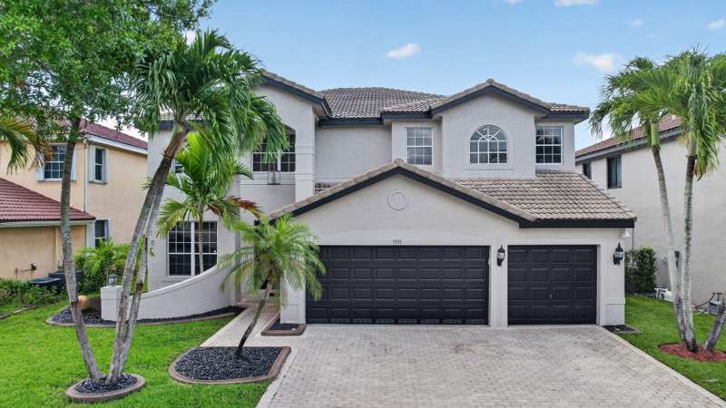 5 bedroom Single Family Residence at 3535 SW 177th Avenue, Silver Lakes Phase III Replat, Miramar — photo 1