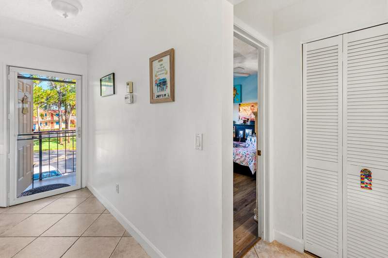2 bedroom Condominium at 1975 SW Palm City Road #G, King Mountain Condo (Aka Monterey Yacht & Country, Stuart — photo 4