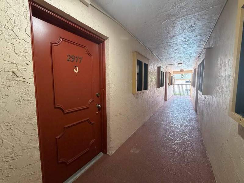 2 bedroom Condominium at 2977 Riverside Drive #202, Coral Plaza Condo, Coral Springs — photo 4