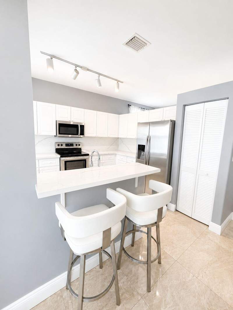 3 bedroom Single Family Residence at 6937 Turtle Bay Terrace, Winston Trails Par 11, Lake Worth — photo 4
