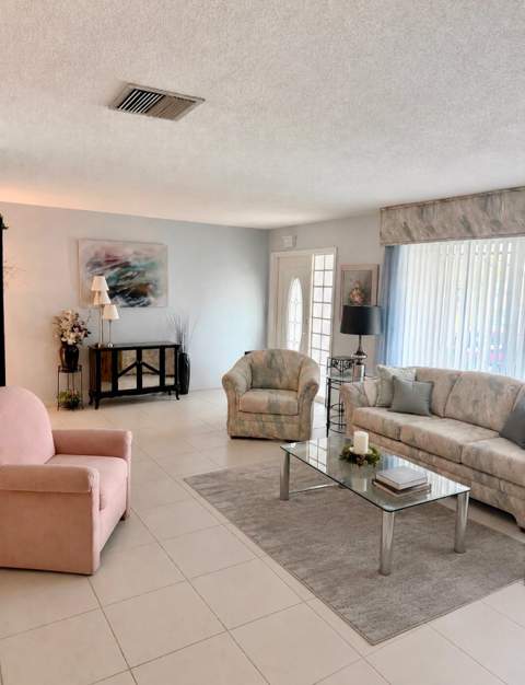 4927 NW 47th Terrace, Tamarac FL - photo 10 of 35
