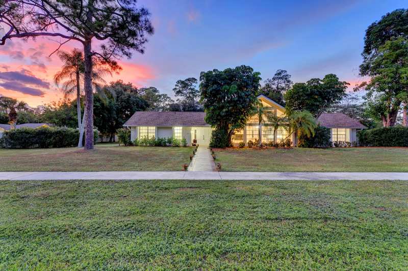 3 bedroom Single Family Residence at 225 Sulky Way, Pinewood East 2 Of Wellington, Wellington — photo 1