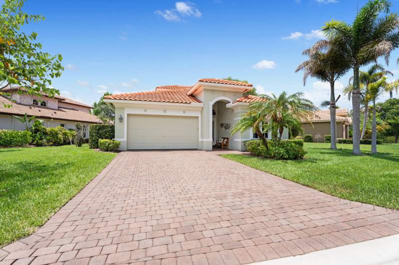3 bedroom Single Family Residence at 910 SW Palm Cove Drive, Palm Cove Golf & Yacht Club, Palm City — photo 2