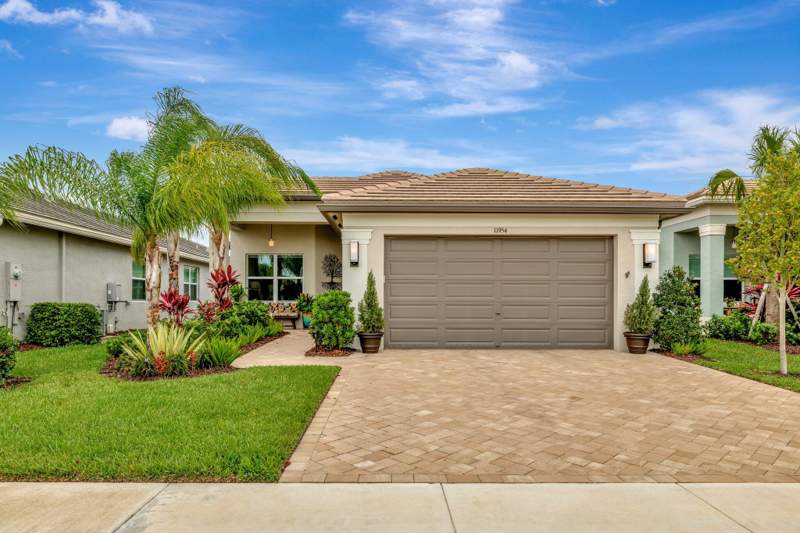 3 bedroom Single Family Residence at 11954 SW Seaway Street, Metes And Bounds, Port St. Lucie — photo 2