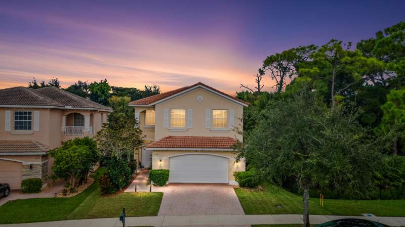 4 bedroom Single Family Residence at 1104 NW Leonardo Circle, Vizcaya Falls Plat 1 — photo 2