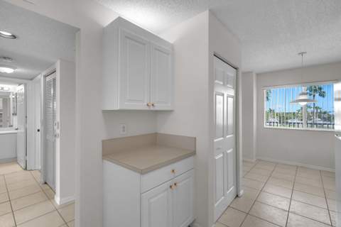 7763 Southampton Terrace #405, Tamarac FL - photo 13 of 40