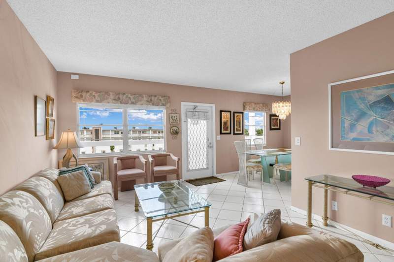 2 bedroom Condominium at 4053 Wolverton C, Wolverton At Century Village Condo, Boca Raton — photo 2