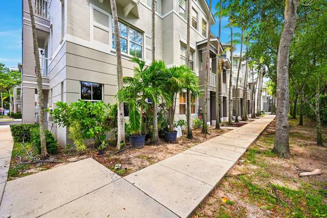 Shoma Townhomes At Royal Palm Beach Condo
